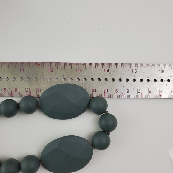 Chewbeads Perry Teething Necklace - Picture 2 of 6